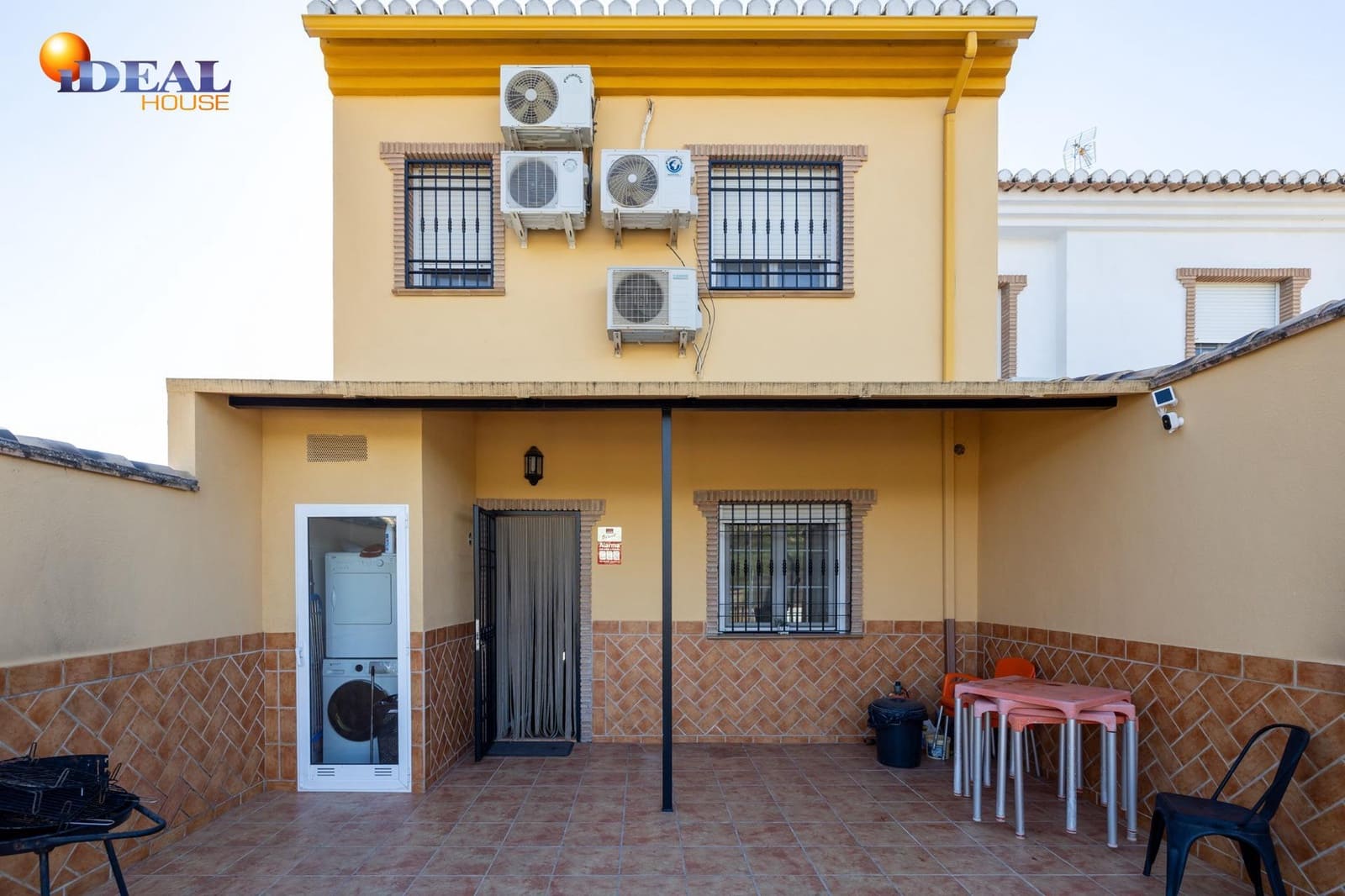 3 slaapkamer Rijtjeshuis te koop in Pulianas met zwembad garage - € 269.000 (Ref: 9440049)