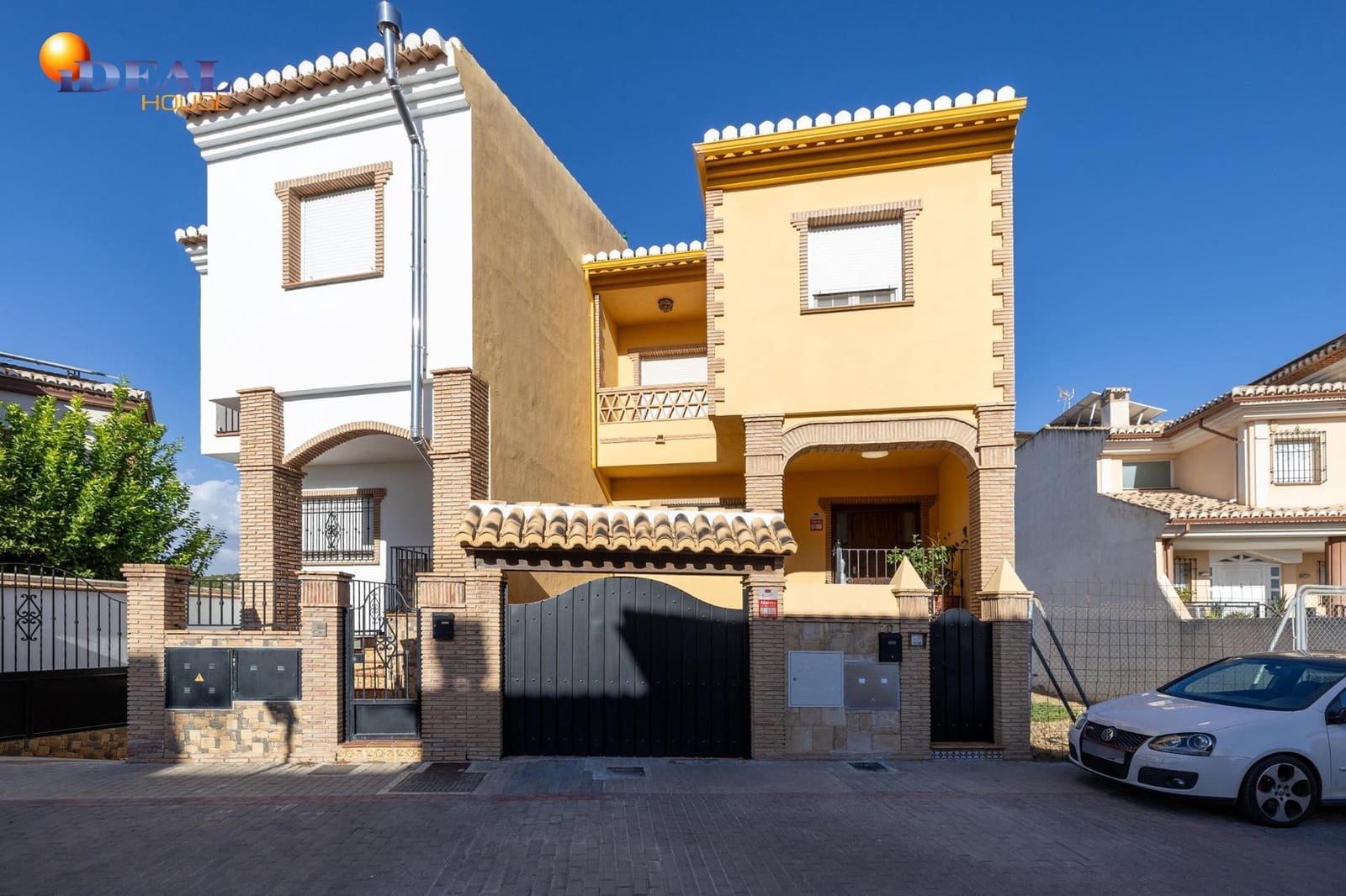 3 slaapkamer Rijtjeshuis te koop in Pulianas met zwembad garage - € 269.000 (Ref: 9440049)