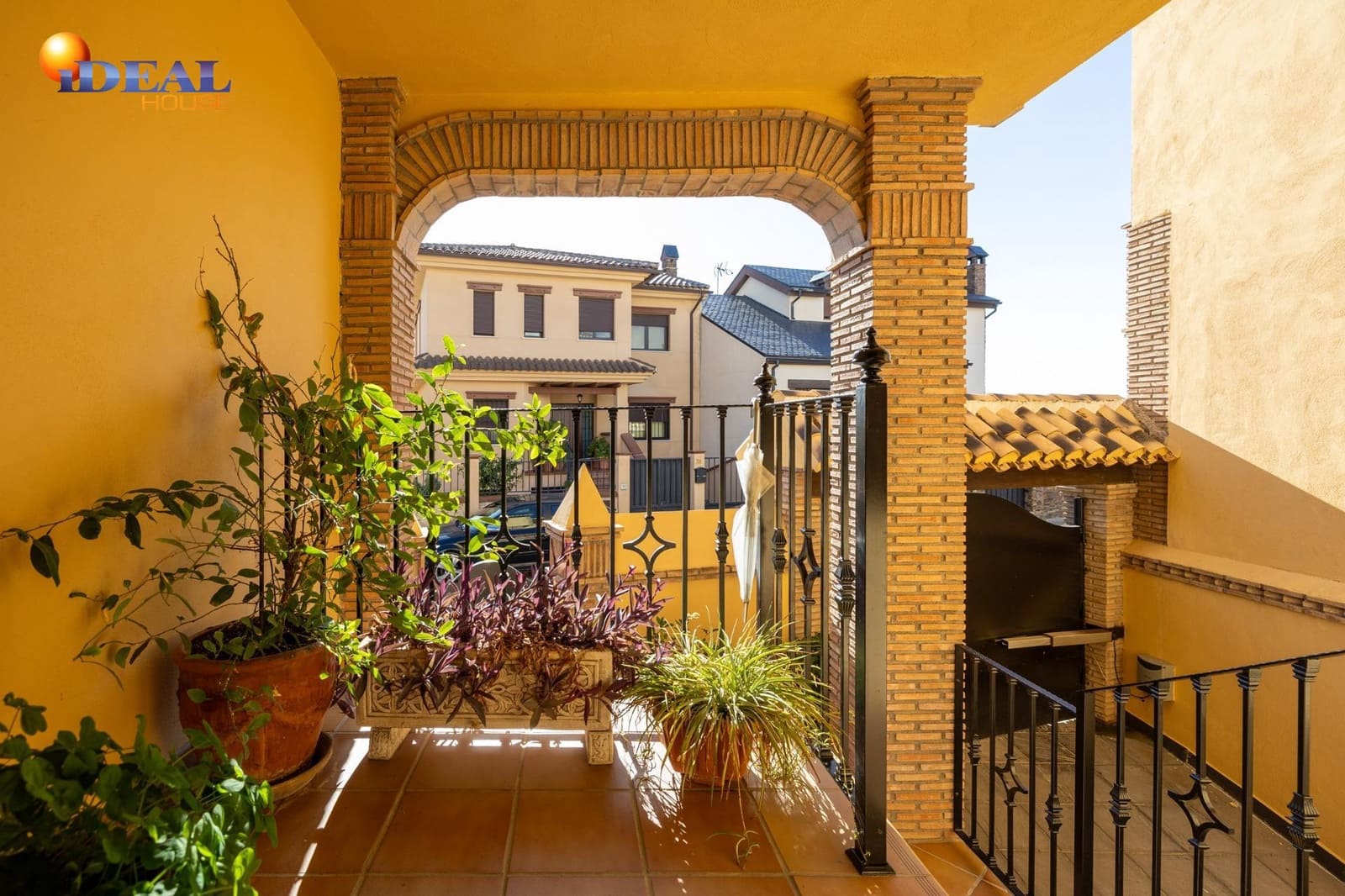 3 slaapkamer Rijtjeshuis te koop in Pulianas met zwembad garage - € 269.000 (Ref: 9440049)