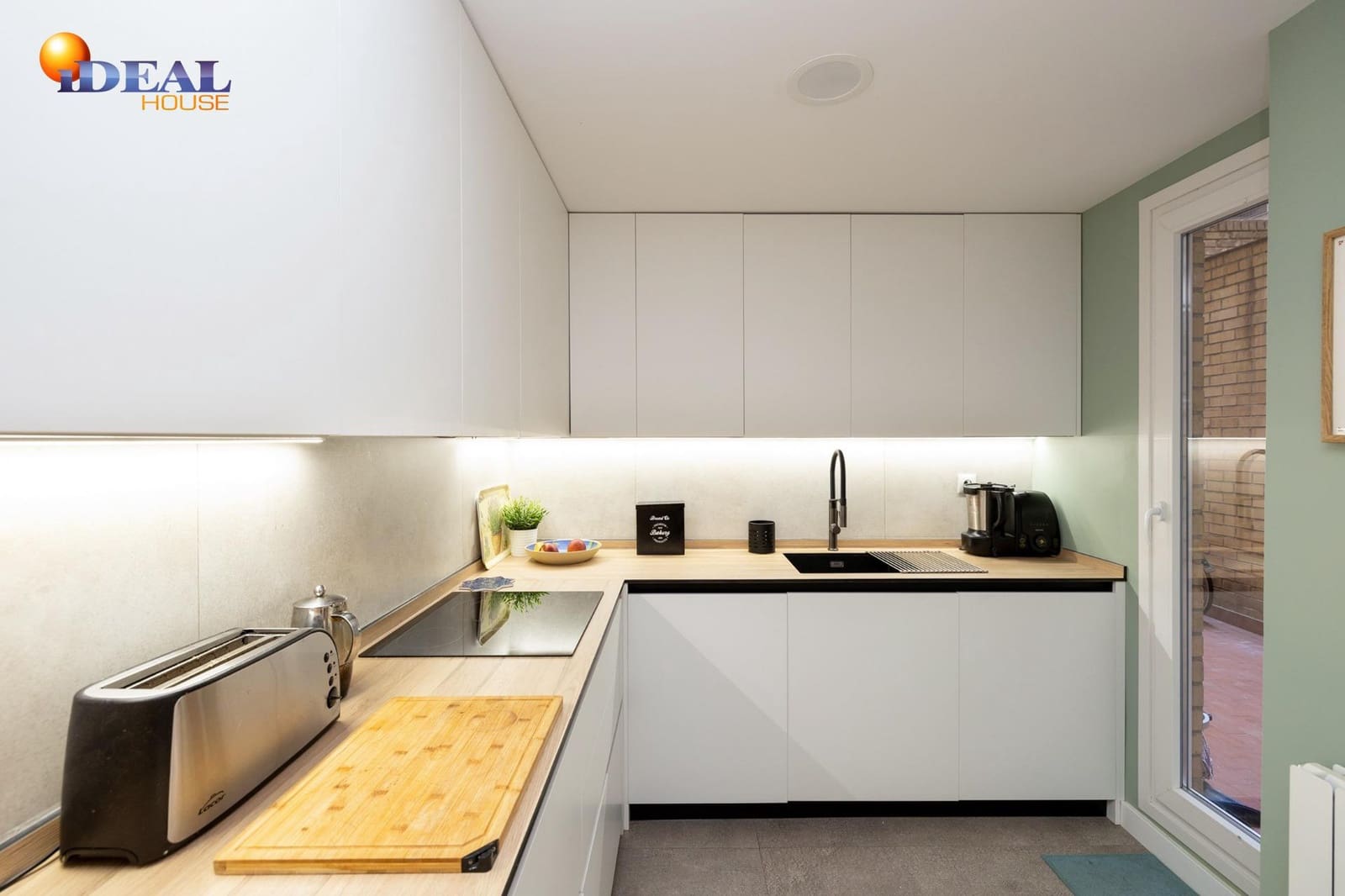 3 makuuhuone Asunto myytävänä paikassa Granada kaupunki mukana uima-altaan 
autotalli - 380 000 € (Ref: 9446280)