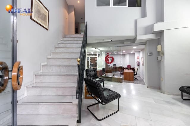 Commercial for sale in Granada city - € 184,900 (Ref: 9449034)