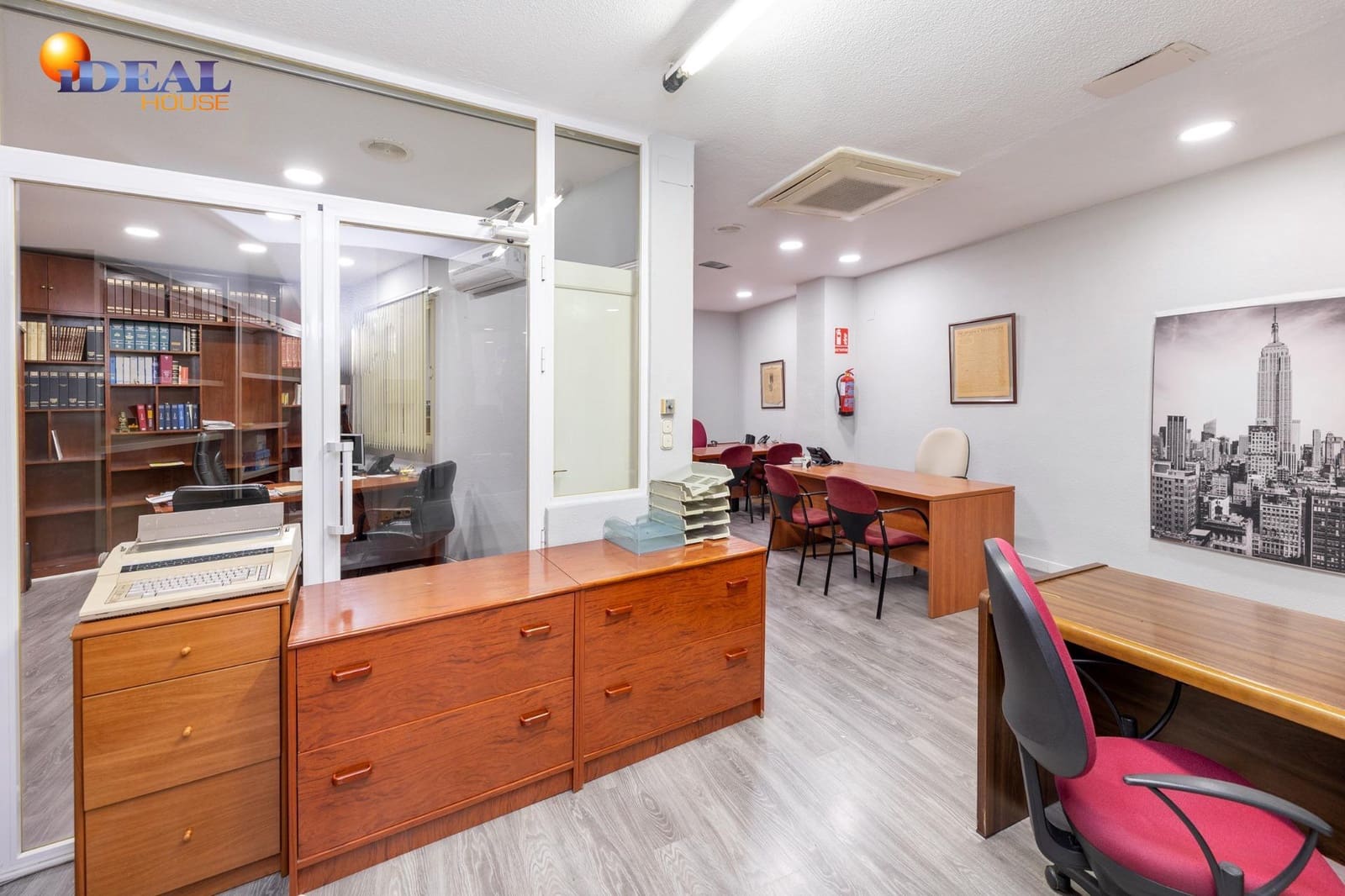 Commercial for sale in Granada city - € 184,900 (Ref: 9449034)