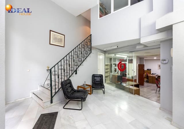 Commercial for sale in Granada city - € 184,900 (Ref: 9449034)
