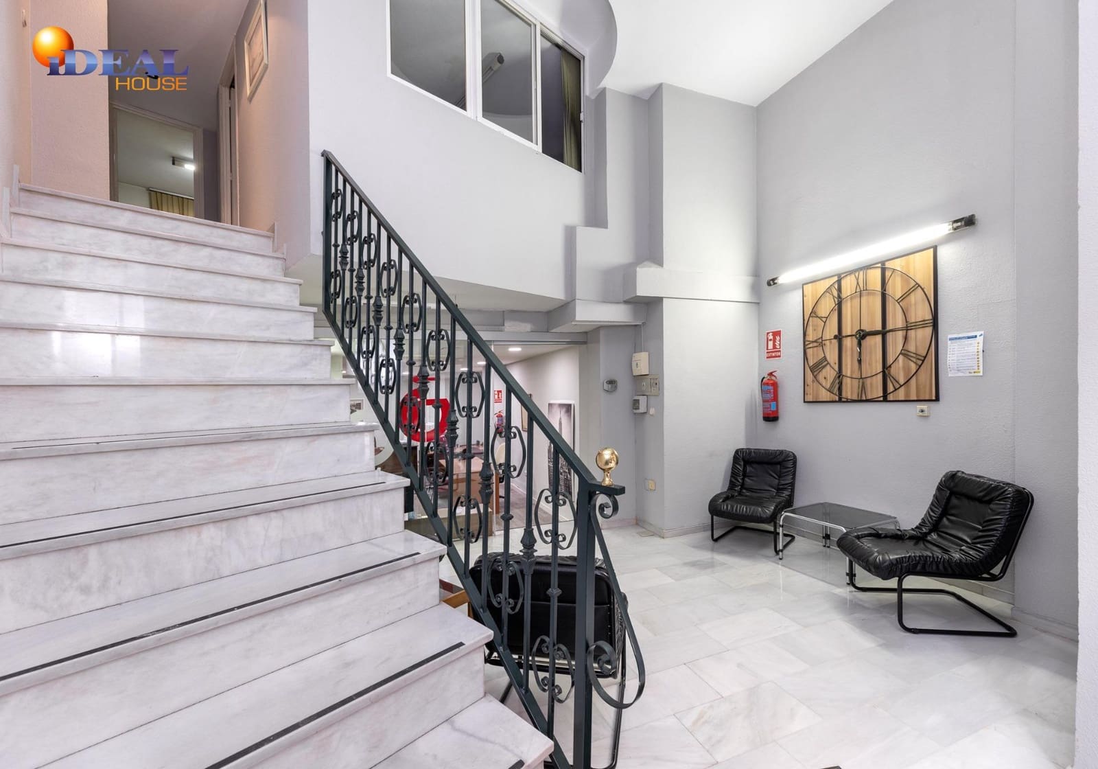 Commercial for sale in Granada city - € 184,900 (Ref: 9449034)