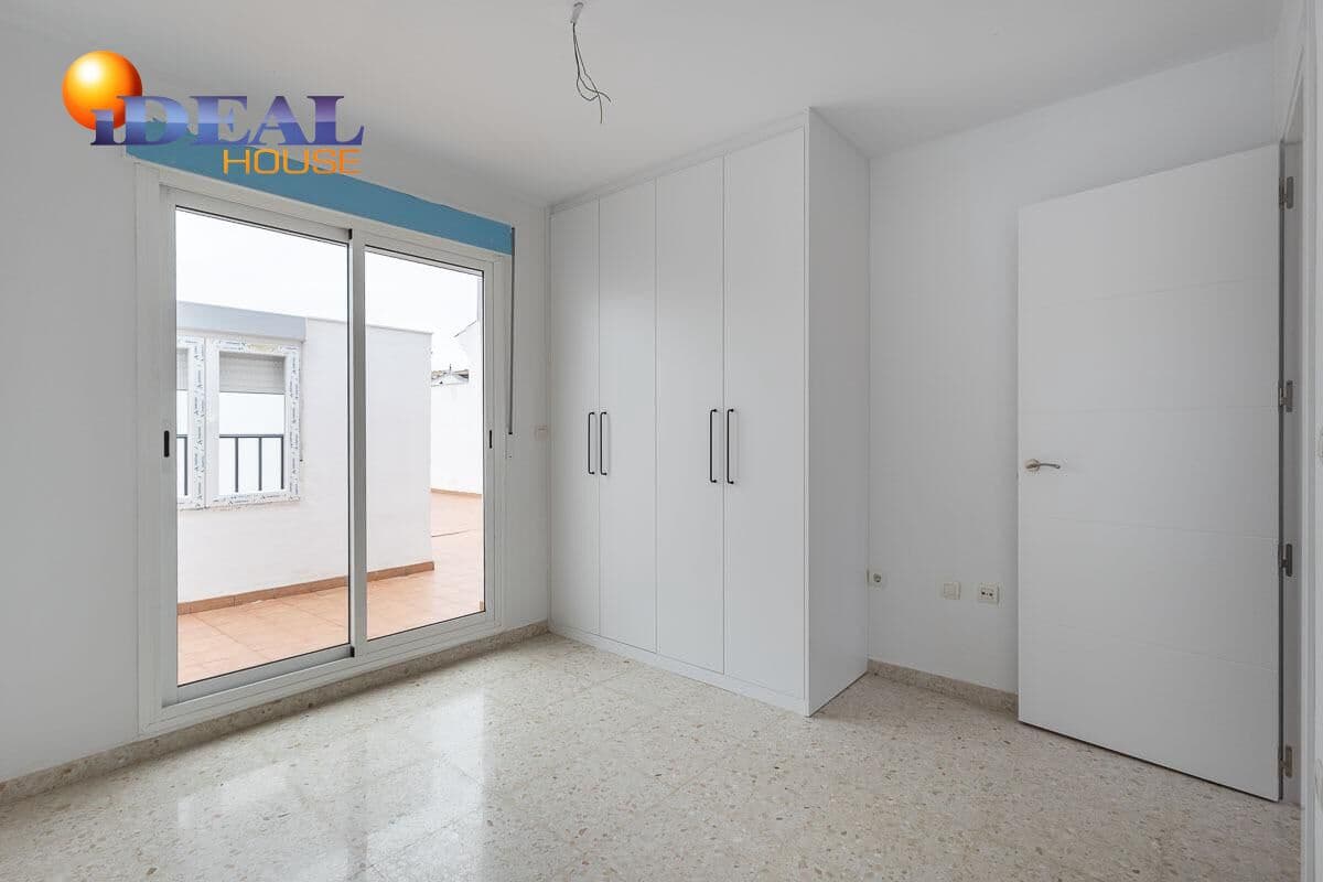 1 bedroom Penthouse for sale in Ogijares - € 139,000 (Ref: 9449036)