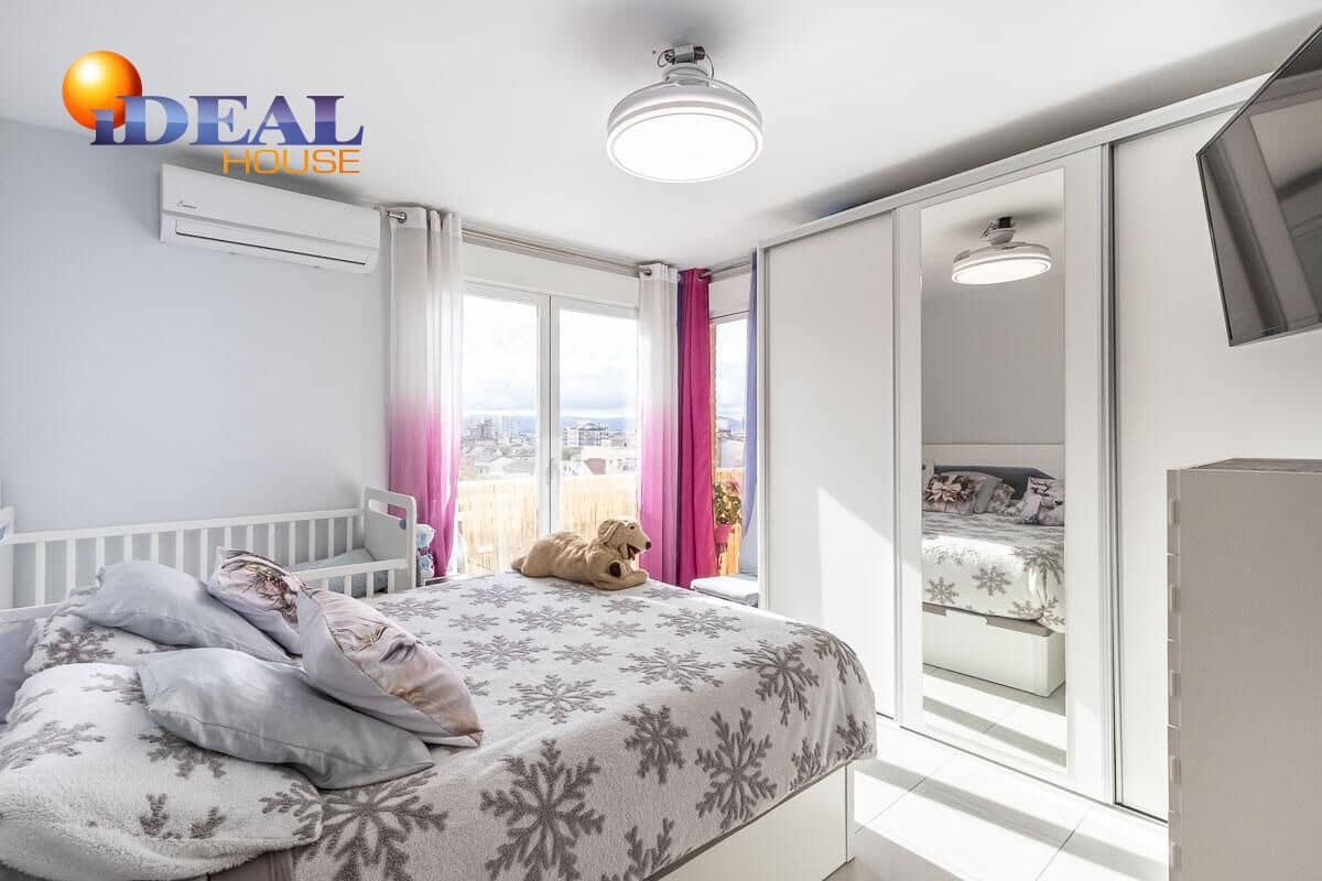 2 bedroom Flat for sale in Granada city - € 227,000 (Ref: 9449038)