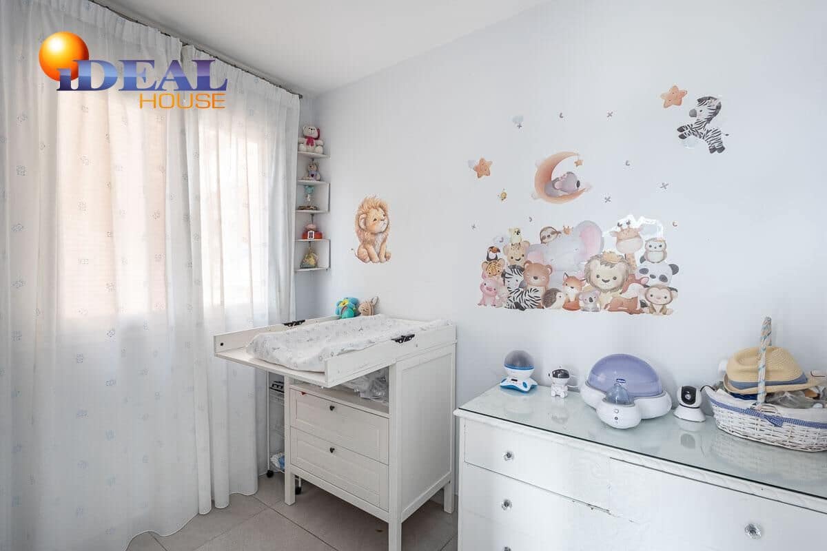 2 bedroom Flat for sale in Granada city - € 227,000 (Ref: 9449038)