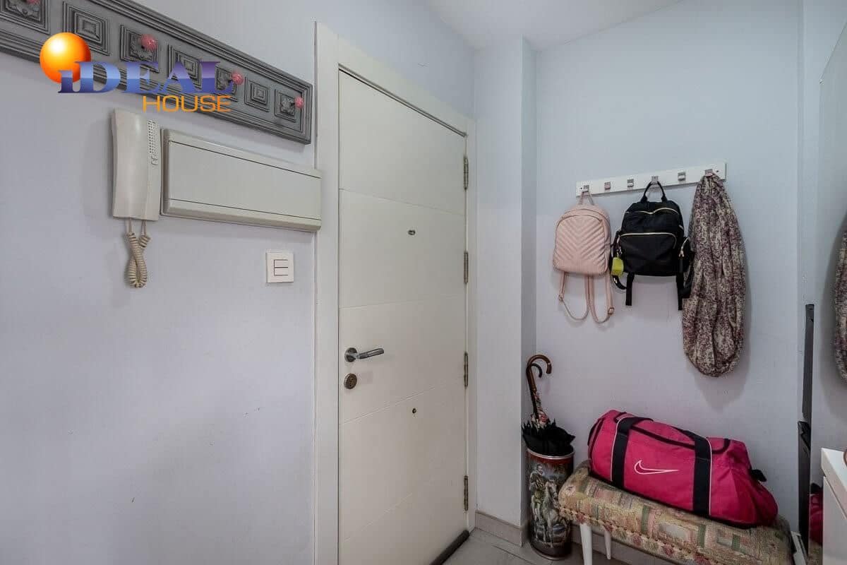 2 bedroom Flat for sale in Granada city - € 227,000 (Ref: 9449038)