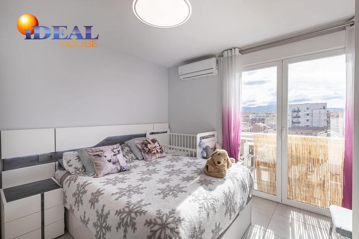 2 bedroom Flat for sale in Granada city - € 227,000 (Ref: 9449038)