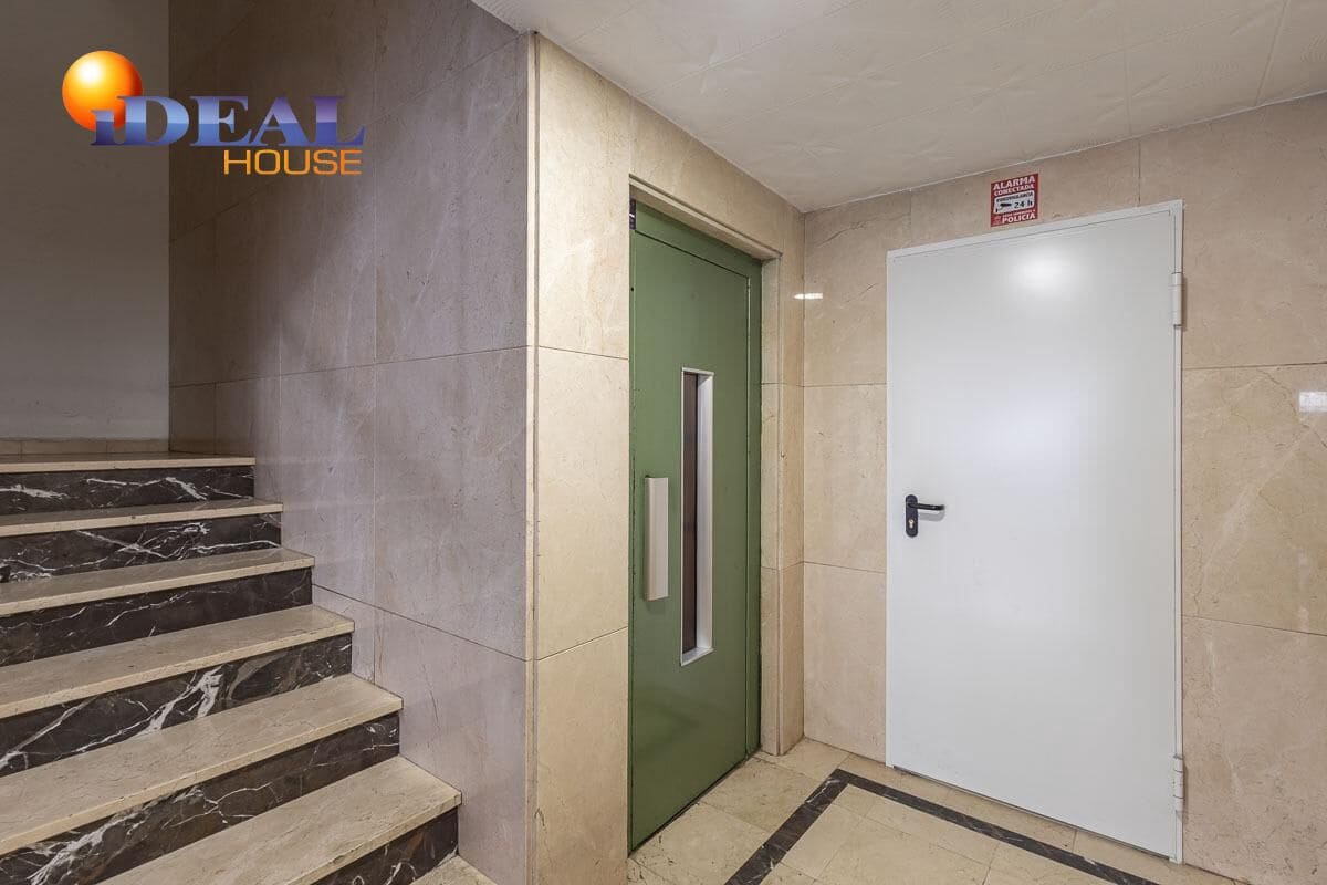 2 bedroom Flat for sale in Granada city - € 227,000 (Ref: 9449038)