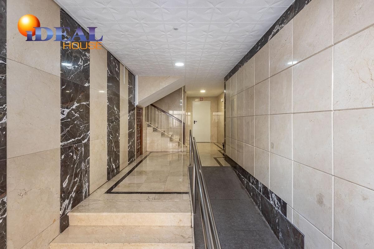 2 bedroom Flat for sale in Granada city - € 227,000 (Ref: 9449038)