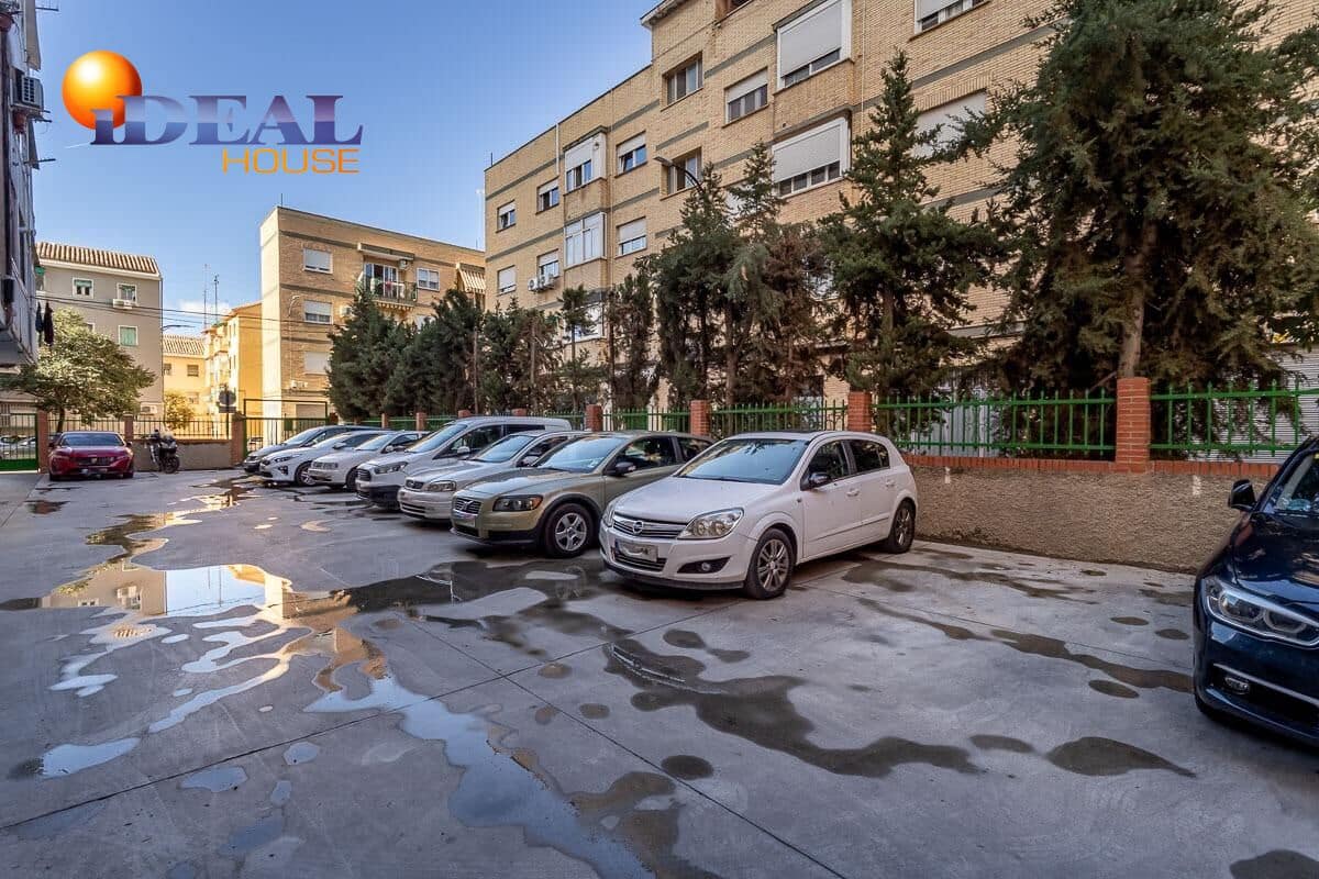 2 bedroom Flat for sale in Granada city - € 227,000 (Ref: 9449038)