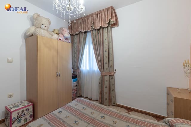 5 soveværelse Finca/Landehus til salg i Huétor Tájar - € 240.000 (Ref: 9449040)