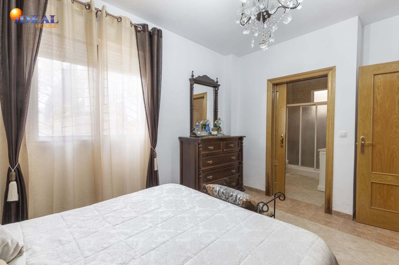 5 soveværelse Finca/Landehus til salg i Huetor Tajar - € 240.000 (Ref: 9449040)