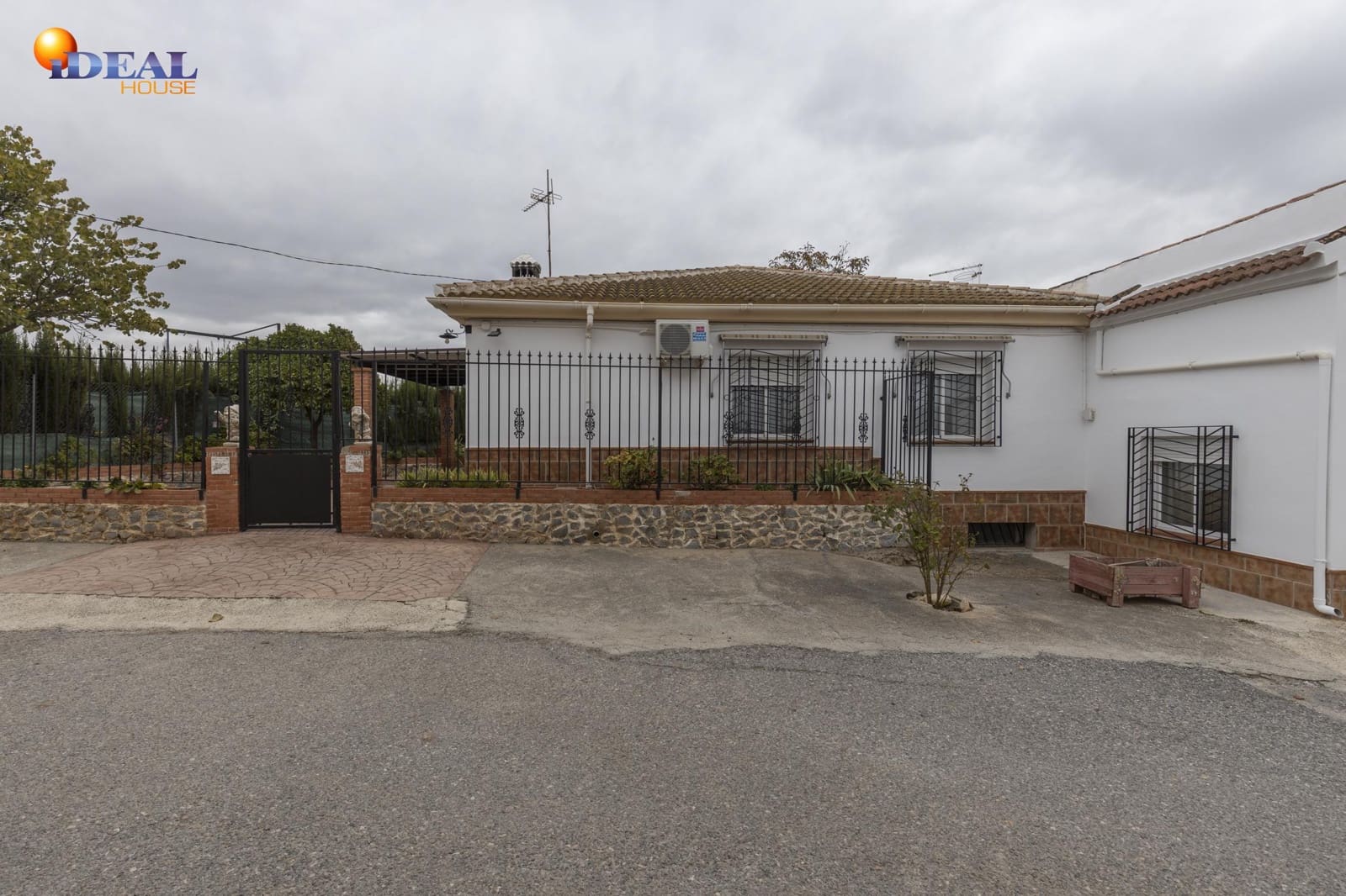 5 soveværelse Finca/Landehus til salg i Huetor Tajar - € 240.000 (Ref: 9449040)