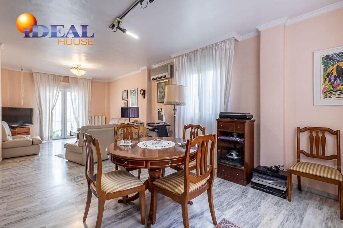 4 makuuhuone Huvila myytävänä paikassa Jun mukana uima-altaan - 240 000 € (Ref: 9449042)