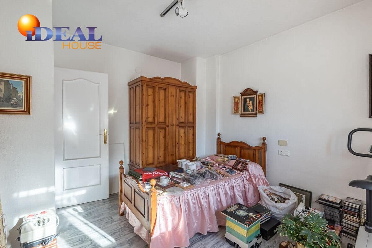 4 makuuhuone Huvila myytävänä paikassa Jun mukana uima-altaan - 240 000 € (Ref: 9449042)