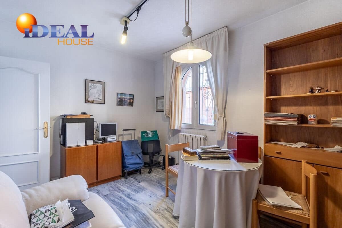 4 makuuhuone Huvila myytävänä paikassa Jun mukana uima-altaan - 240 000 € (Ref: 9449042)