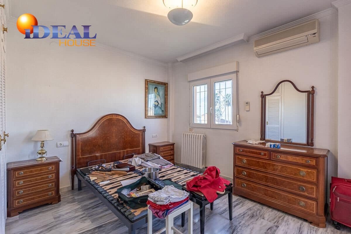 4 makuuhuone Huvila myytävänä paikassa Jun mukana uima-altaan - 240 000 € (Ref: 9449042)