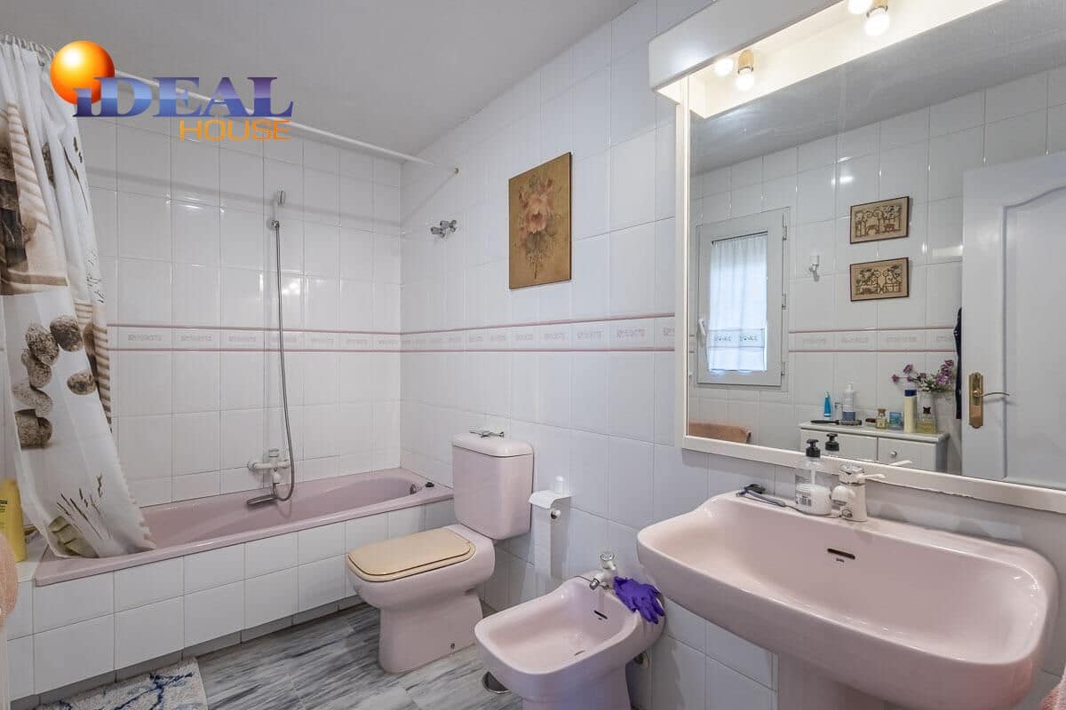 4 makuuhuone Huvila myytävänä paikassa Jun mukana uima-altaan - 240 000 € (Ref: 9449042)