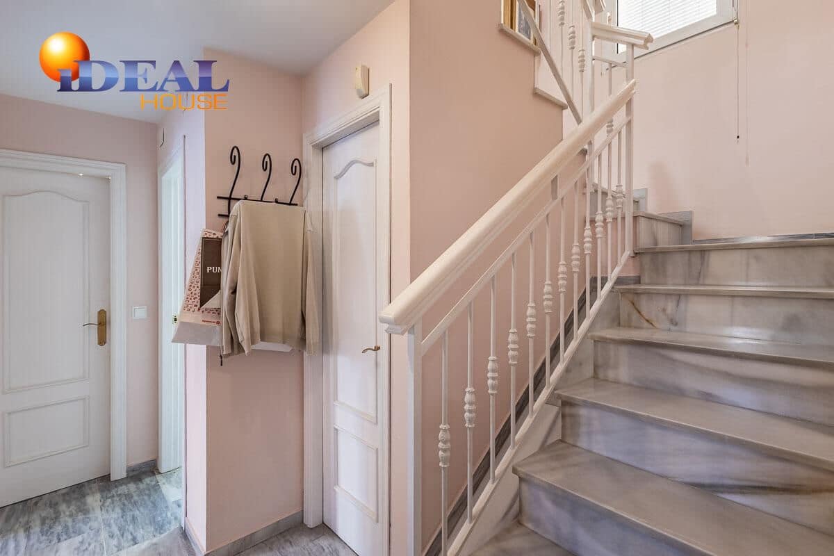 4 makuuhuone Huvila myytävänä paikassa Jun mukana uima-altaan - 240 000 € (Ref: 9449042)