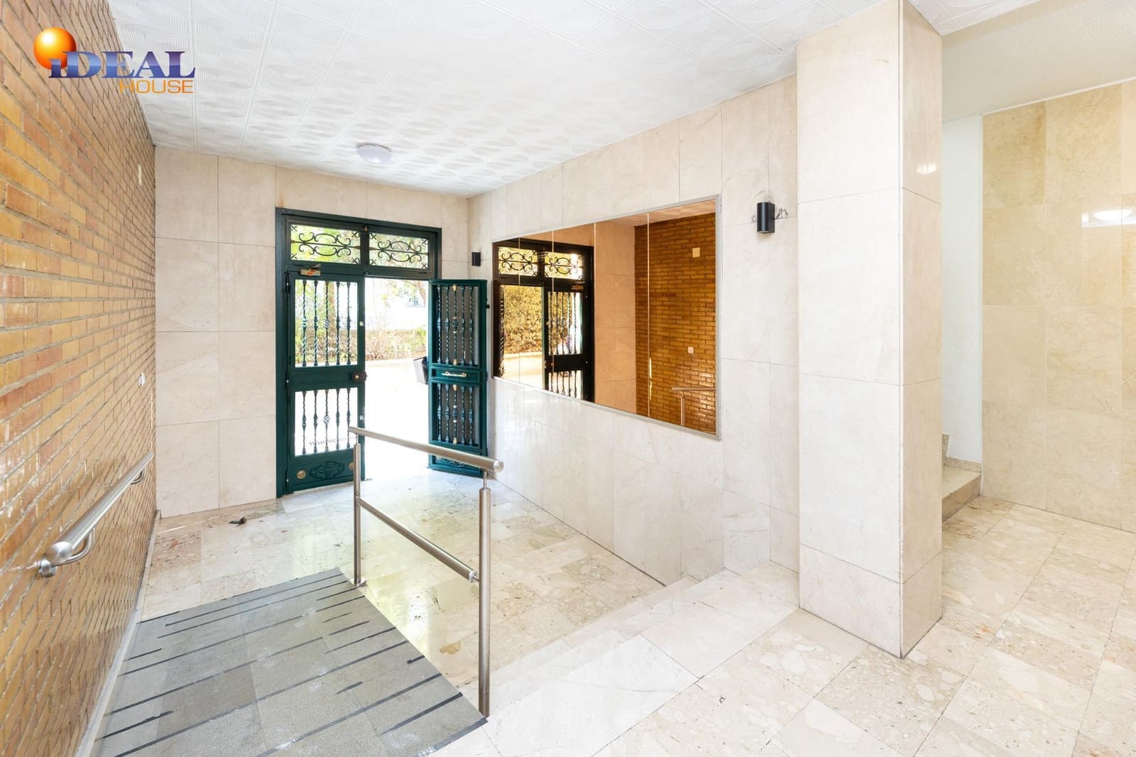 3 sypialnia Mieszkanie na sprzedaż w Miasto Grenada z garażem - 199 000 € (Ref: 9450211)