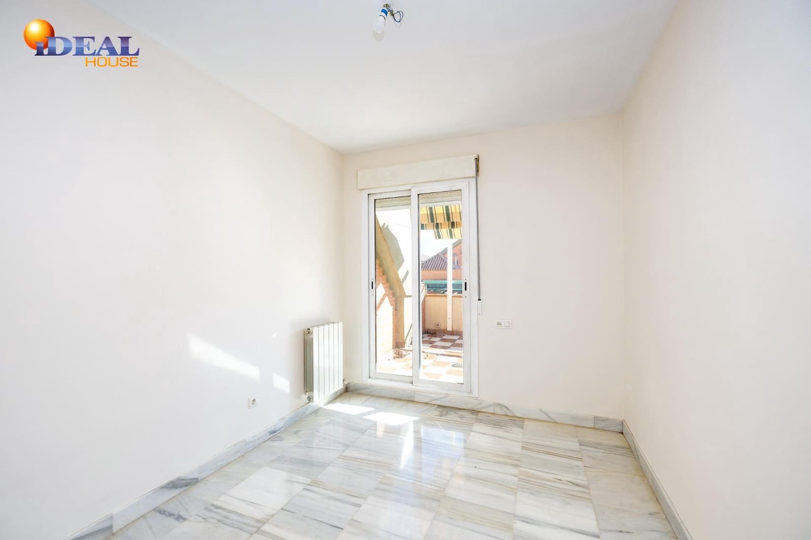 Ático de 3 habitaciones en Granada ciudad en venta con garaje - 360.000 € (Ref: 9450212)