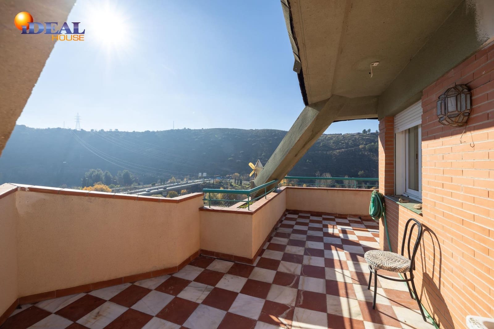 Ático de 3 habitaciones en Granada ciudad en venta con garaje - 360.000 € (Ref: 9450212)