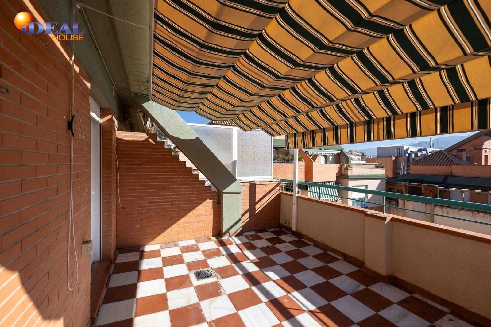 Ático de 3 habitaciones en Granada ciudad en venta con garaje - 360.000 € (Ref: 9450212)