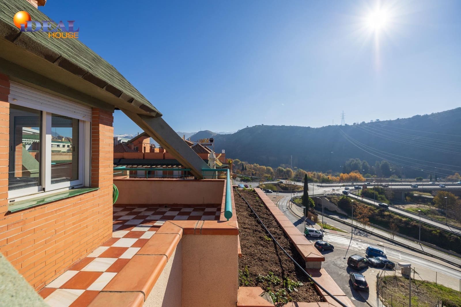 Ático de 3 habitaciones en Granada ciudad en venta con garaje - 360.000 € (Ref: 9450212)