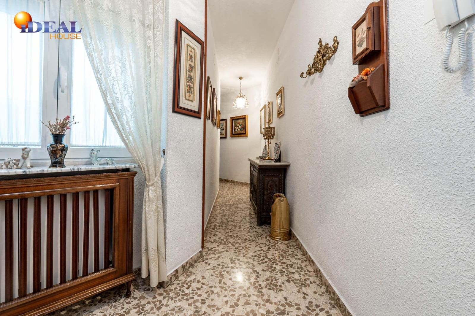 4 bedroom Flat for sale in Granada city with garage - € 367,500 (Ref: 9450215)