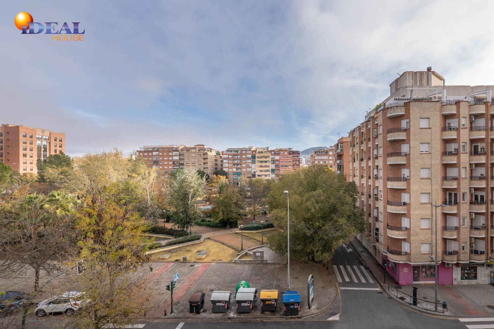 4 bedroom Flat for sale in Granada city with garage - € 367,500 (Ref: 9450215)