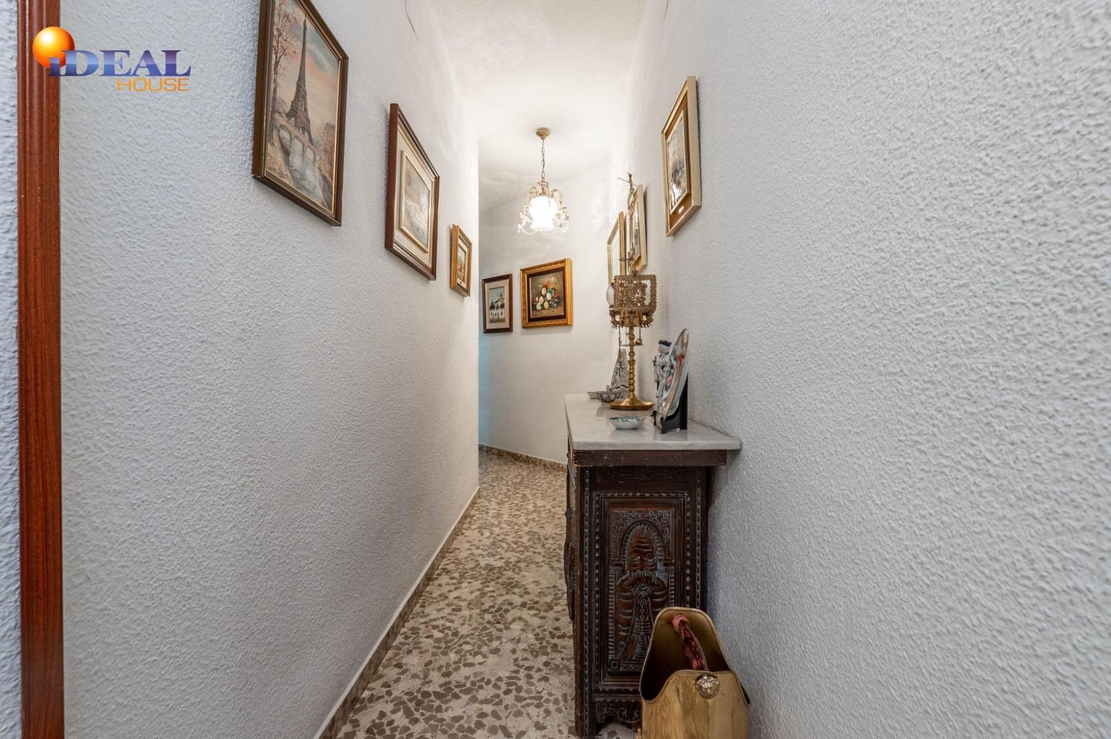 4 bedroom Flat for sale in Granada city with garage - € 367,500 (Ref: 9450215)