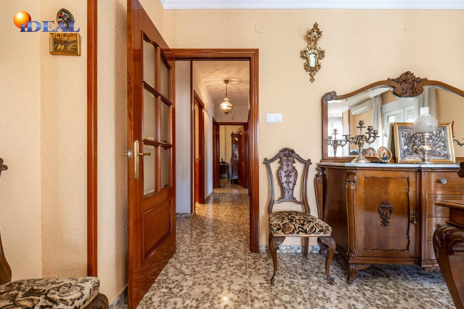 4 bedroom Flat for sale in Granada city with garage - € 367,500 (Ref: 9450215)