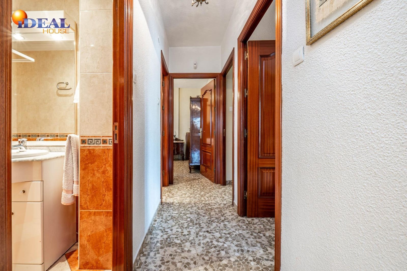 4 bedroom Flat for sale in Granada city with garage - € 367,500 (Ref: 9450215)