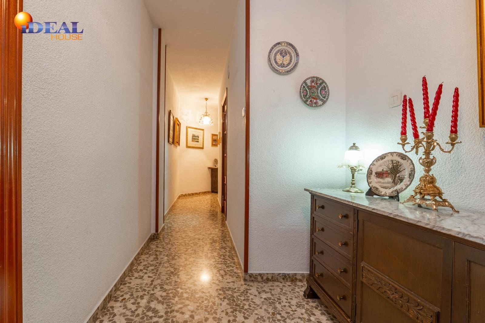 4 bedroom Flat for sale in Granada city with garage - € 367,500 (Ref: 9450215)