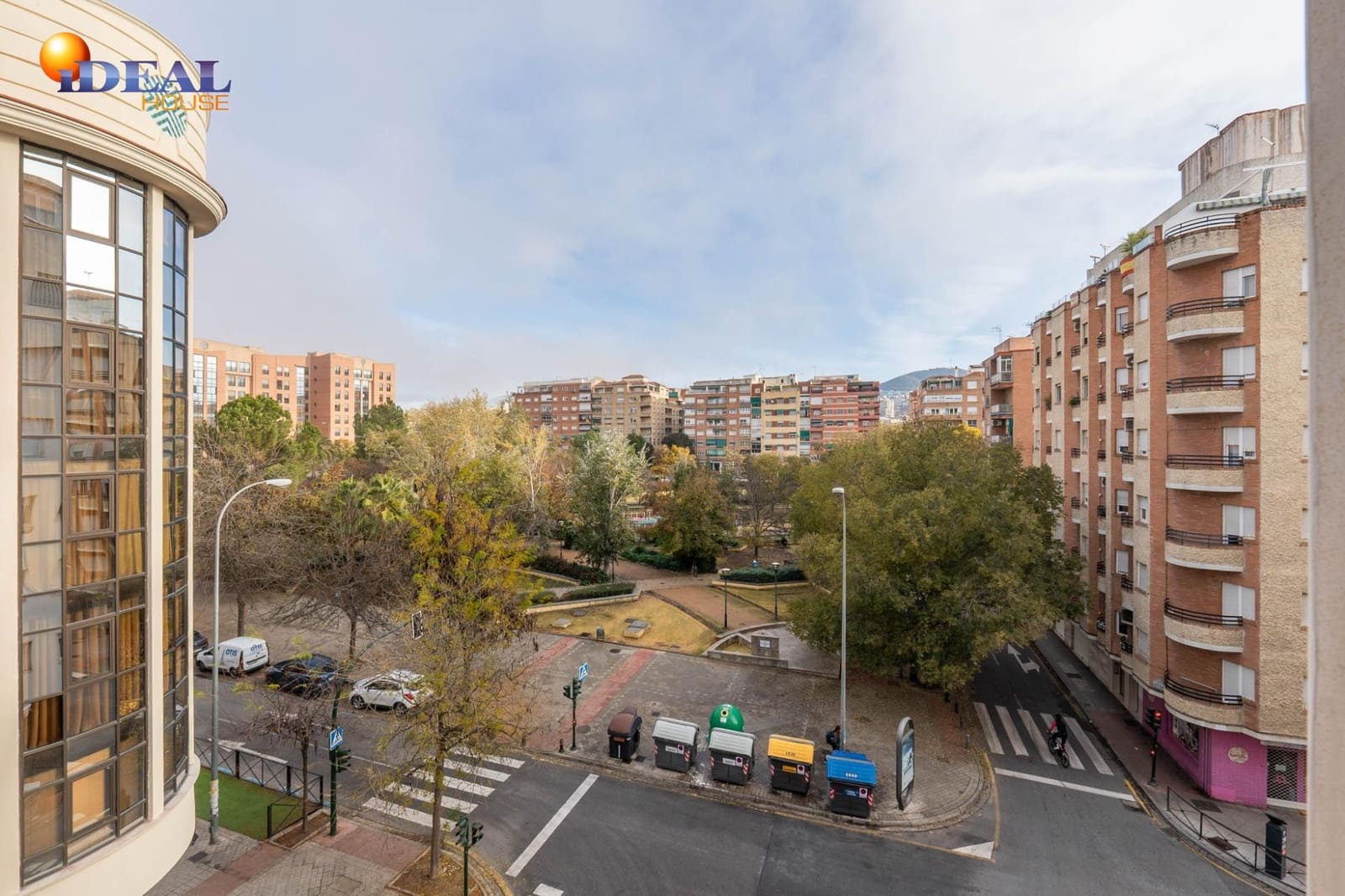 4 bedroom Flat for sale in Granada city with garage - € 367,500 (Ref: 9450215)