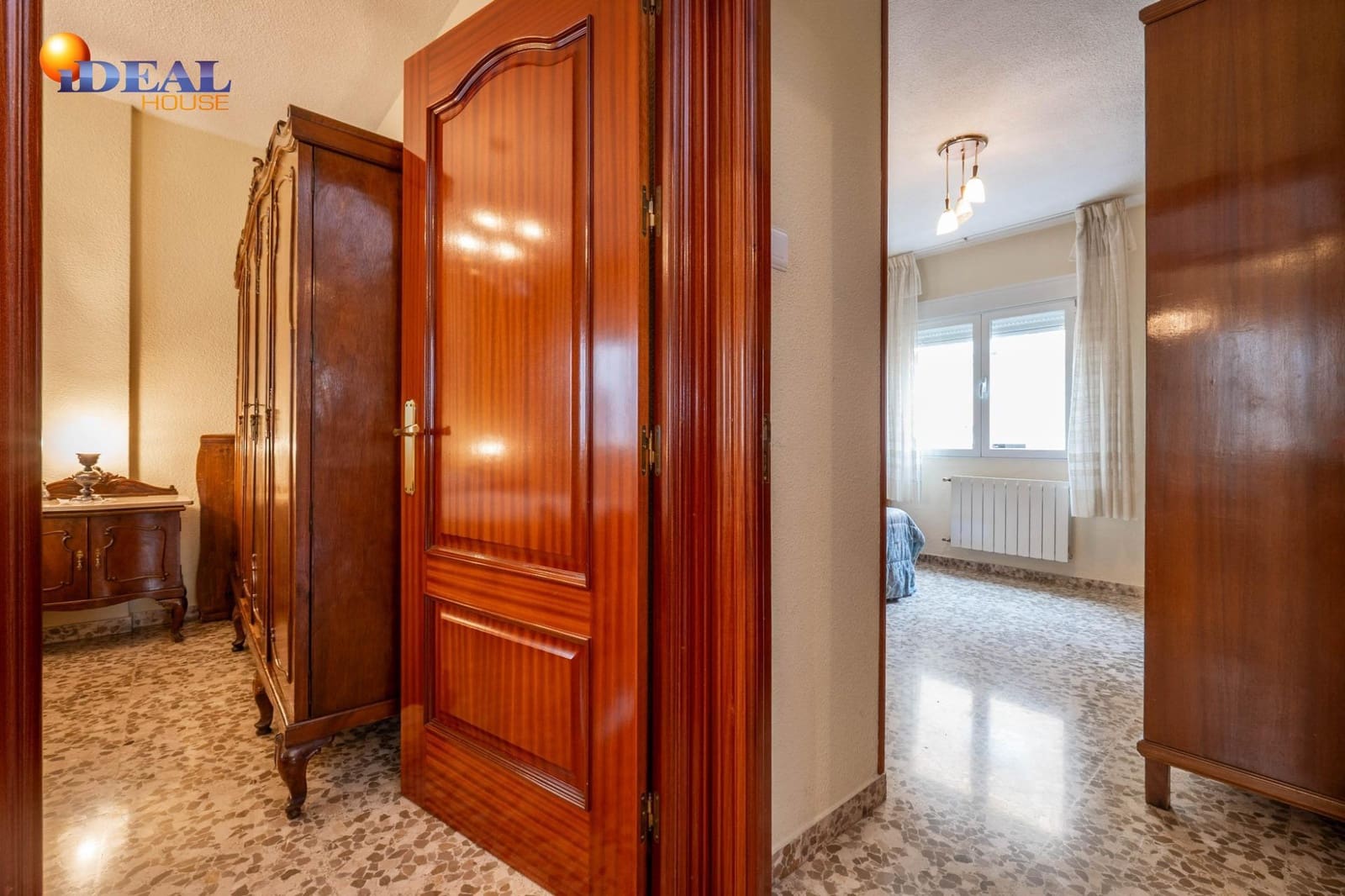 4 bedroom Flat for sale in Granada city with garage - € 367,500 (Ref: 9450215)