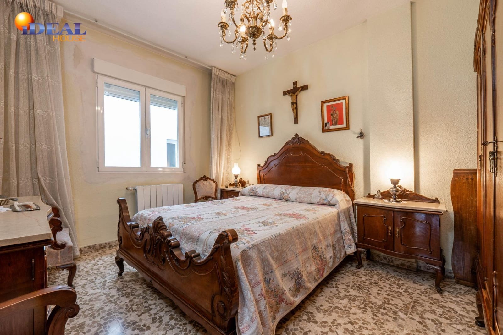 4 bedroom Flat for sale in Granada city with garage - € 367,500 (Ref: 9450215)