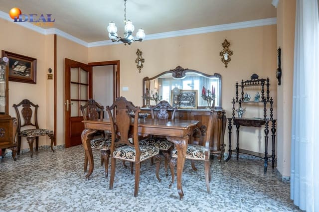 4 slaapkamer Flat te koop in Camino de Ronda - Rosaleda, Granada stad met garage - € 367.500 (Ref: 9450215)