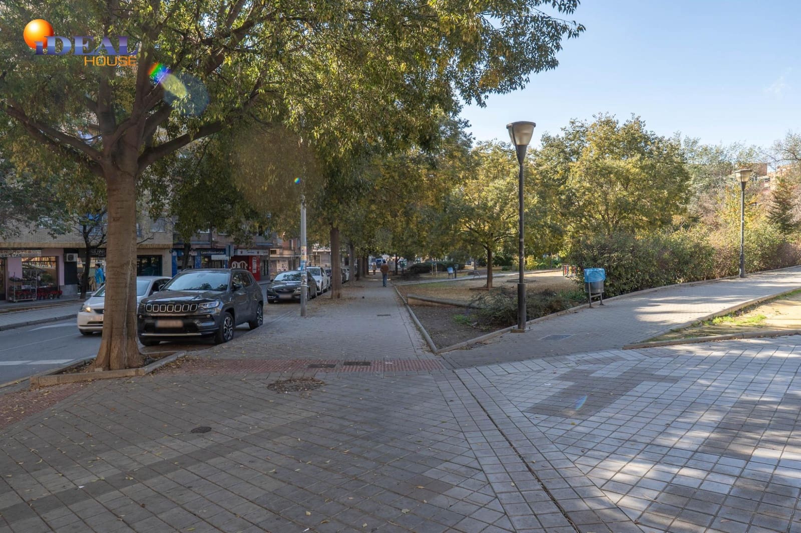 4 bedroom Flat for sale in Granada city with garage - € 367,500 (Ref: 9450215)