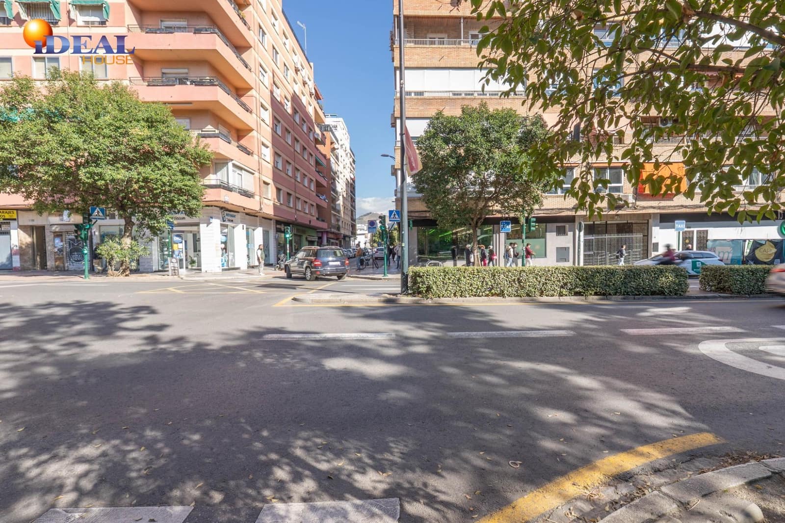 4 bedroom Flat for sale in Granada city with garage - € 367,500 (Ref: 9450215)