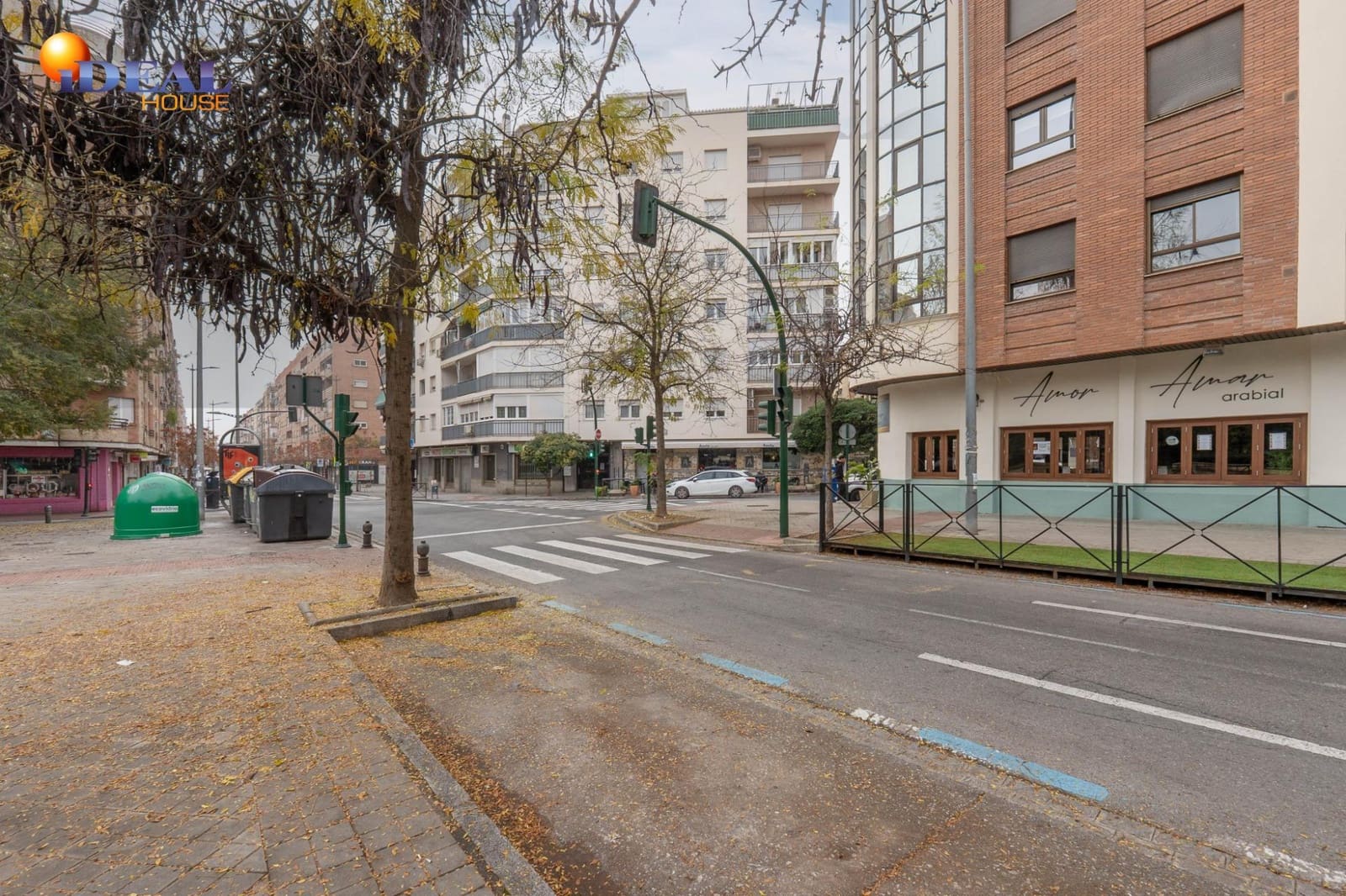 4 bedroom Flat for sale in Granada city with garage - € 367,500 (Ref: 9450215)