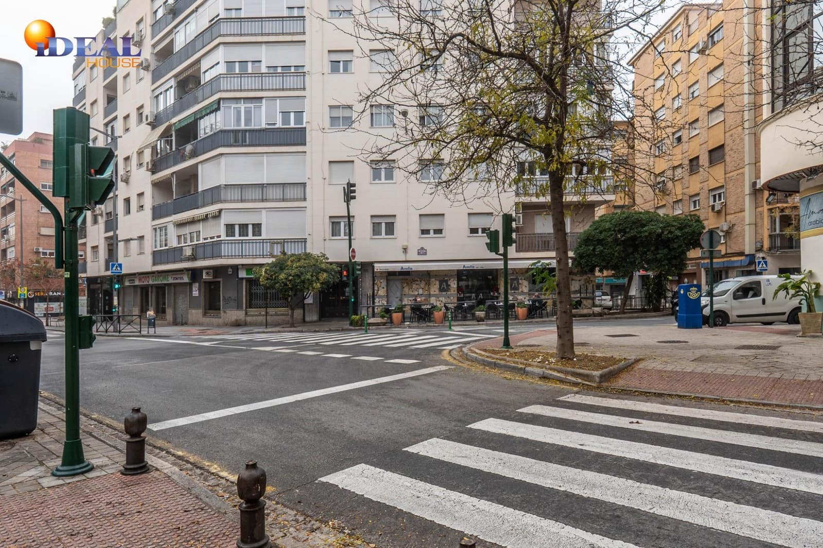 4 bedroom Flat for sale in Granada city with garage - € 367,500 (Ref: 9450215)