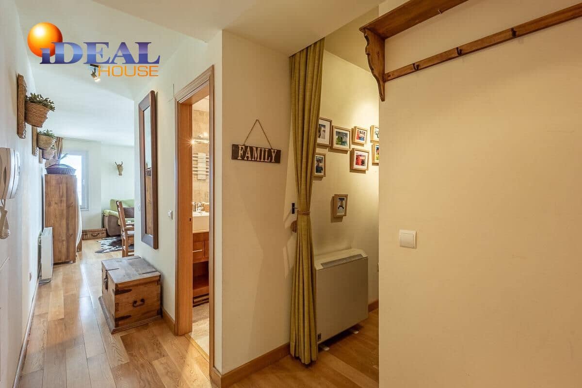 2 bedroom Flat for sale in Sierra Nevada with pool garage - € 240,000 (Ref: 9452073)