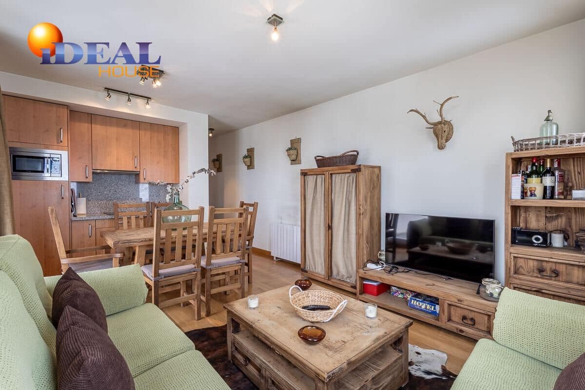 2 bedroom Flat for sale in Sierra Nevada with pool garage - € 240,000 (Ref: 9452073)