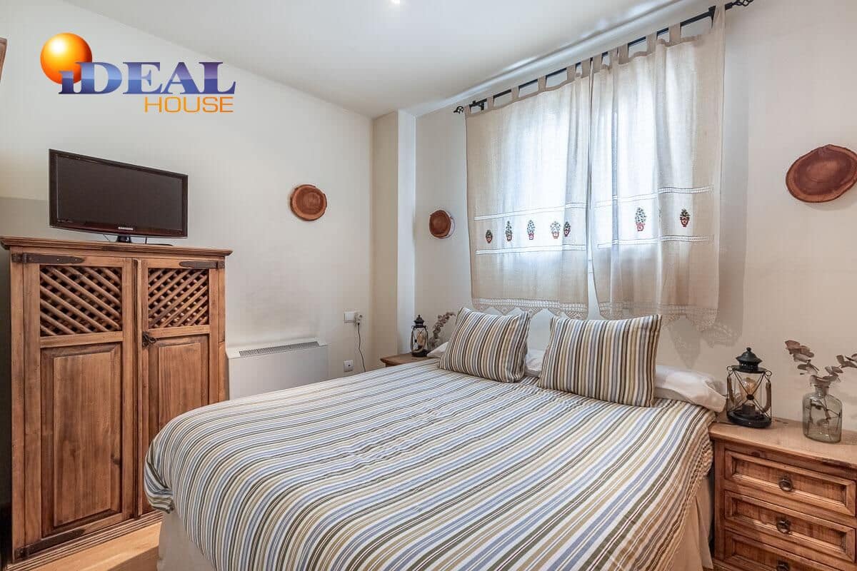 2 bedroom Flat for sale in Sierra Nevada with pool garage - € 240,000 (Ref: 9452073)