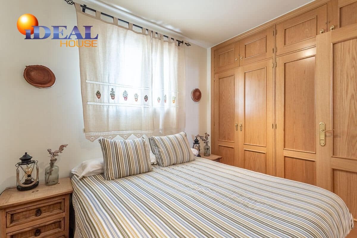 2 bedroom Flat for sale in Sierra Nevada with pool garage - € 240,000 (Ref: 9452073)