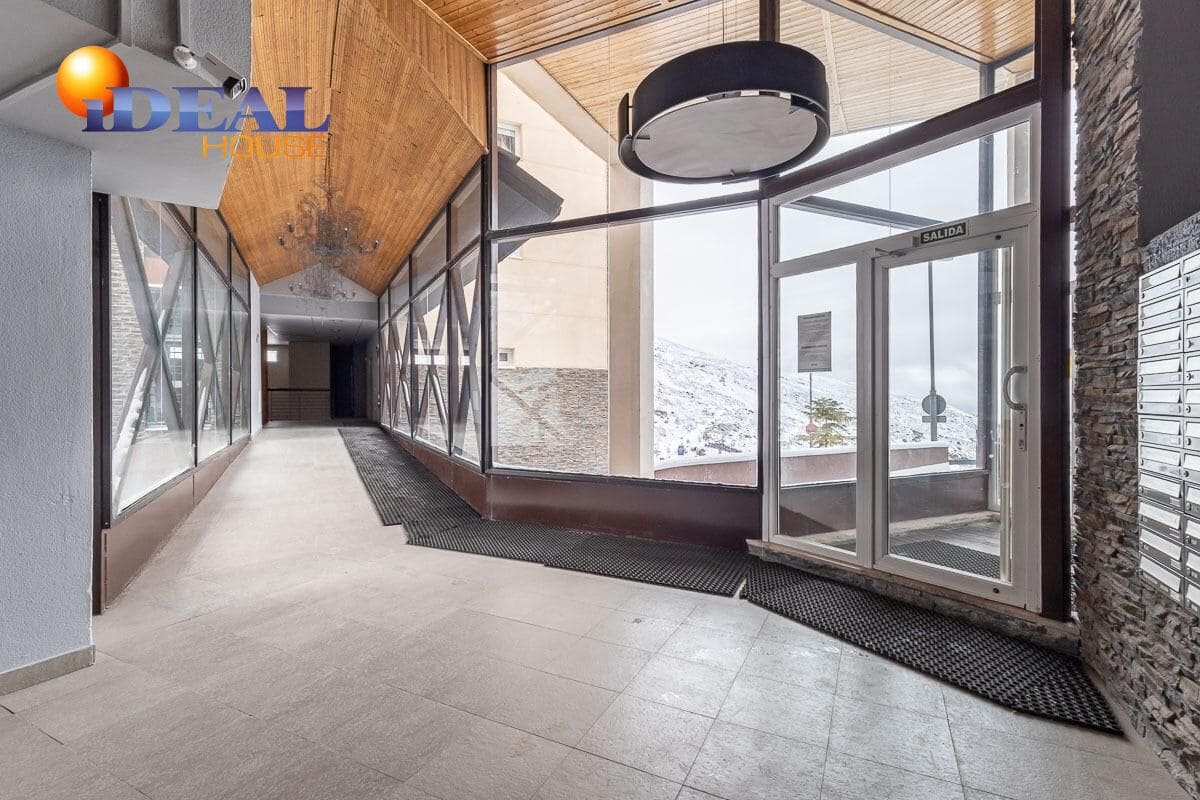 2 bedroom Flat for sale in Sierra Nevada with pool garage - € 240,000 (Ref: 9452073)