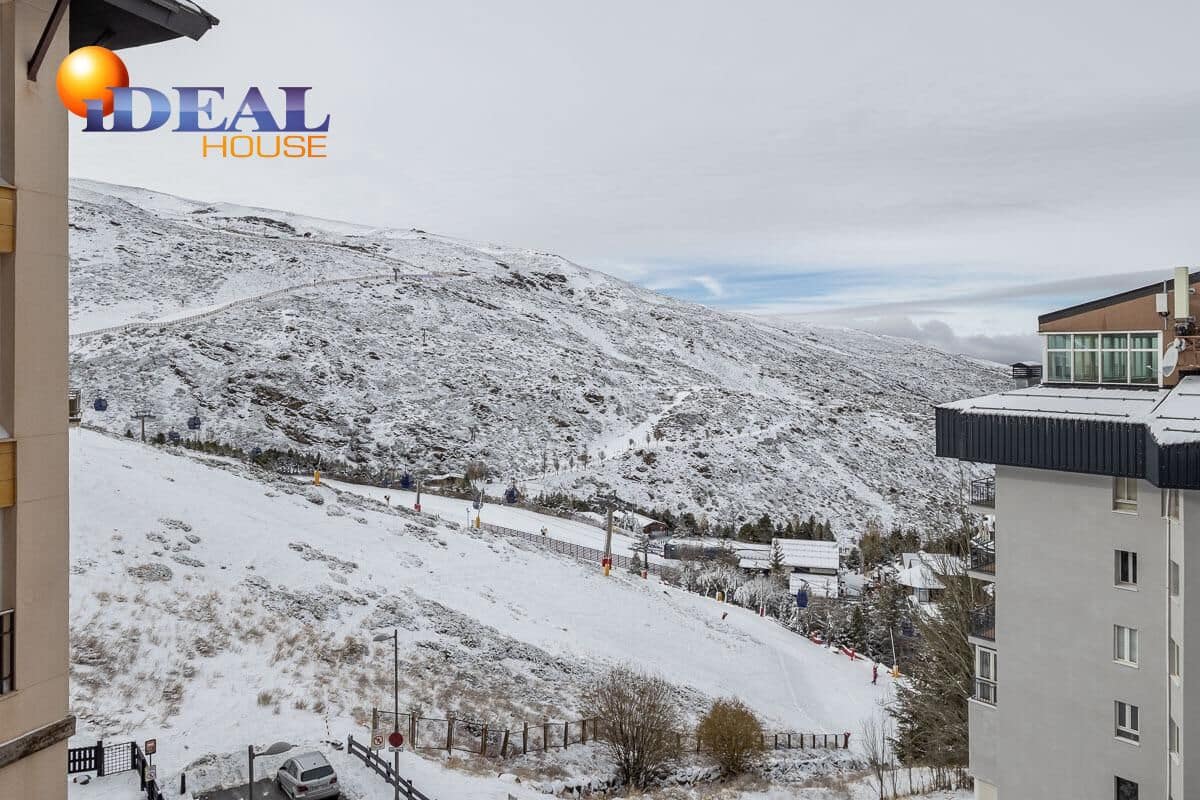 2 bedroom Flat for sale in Sierra Nevada with pool garage - € 240,000 (Ref: 9452073)